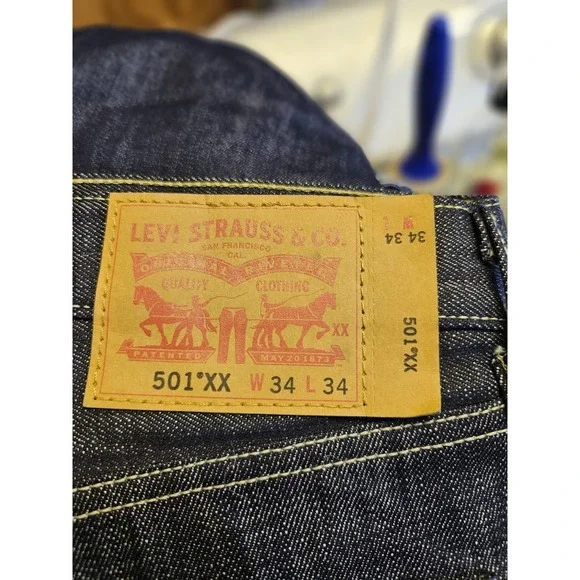 Levi's 501 Men's Original Fit Jeans Dark Indigo Denim, Straight Leg, Button - Picture 3 of 15